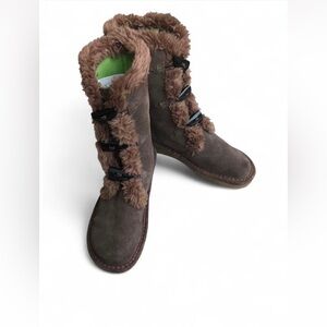 Earth Shoe Brown Suede Clasps Close Winter Boots Glacier Women's Size 7.